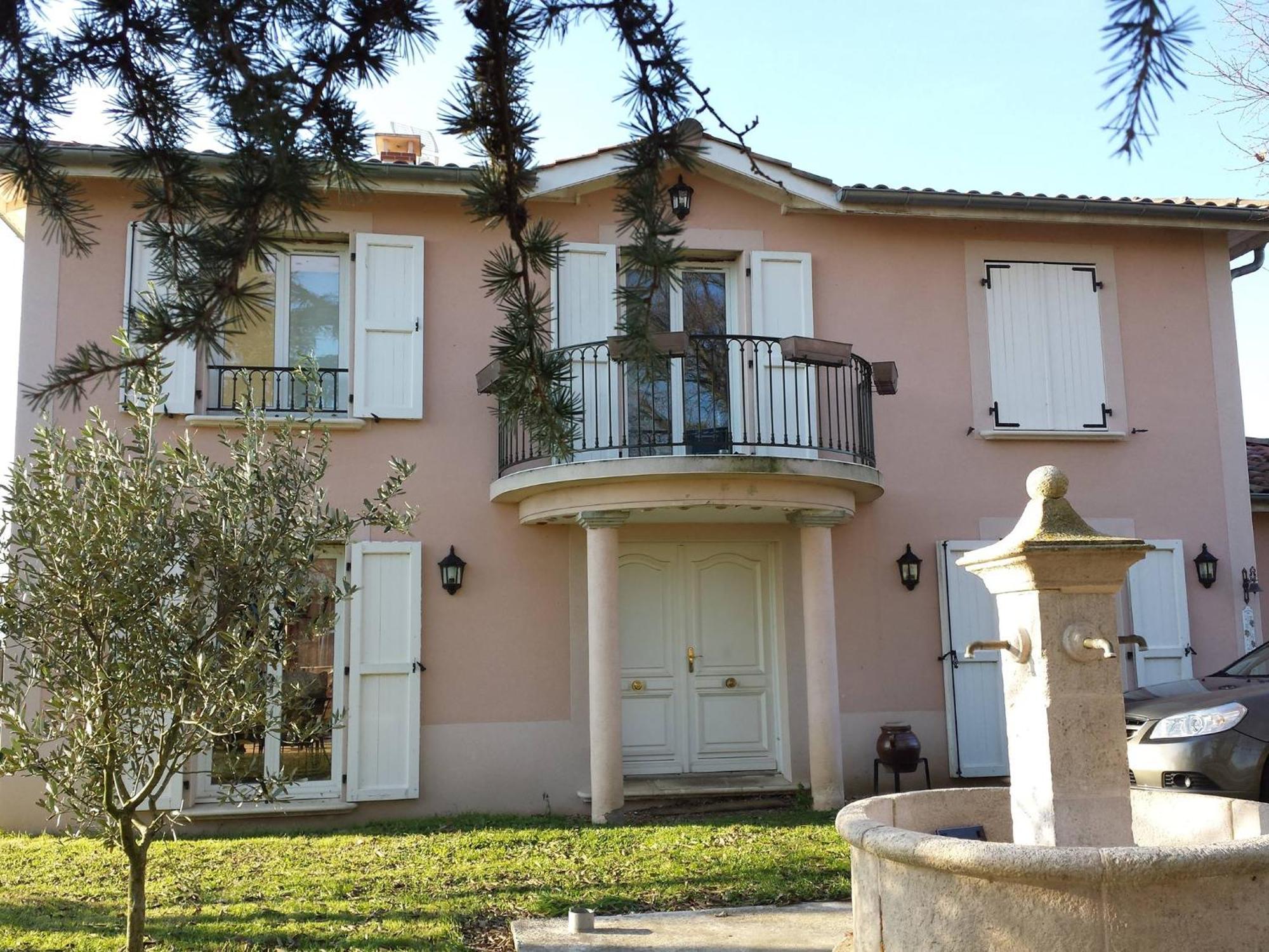 L'Ecrin De Vert Saint-Alban-du-Rhone Номер фото